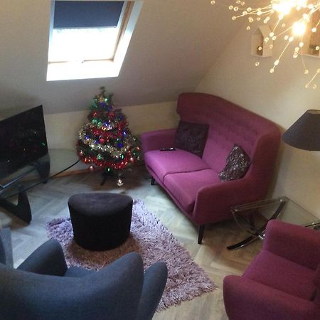 2 Bedroom Furnished Apartment In A Rural Position Stone  Dış mekan fotoğraf