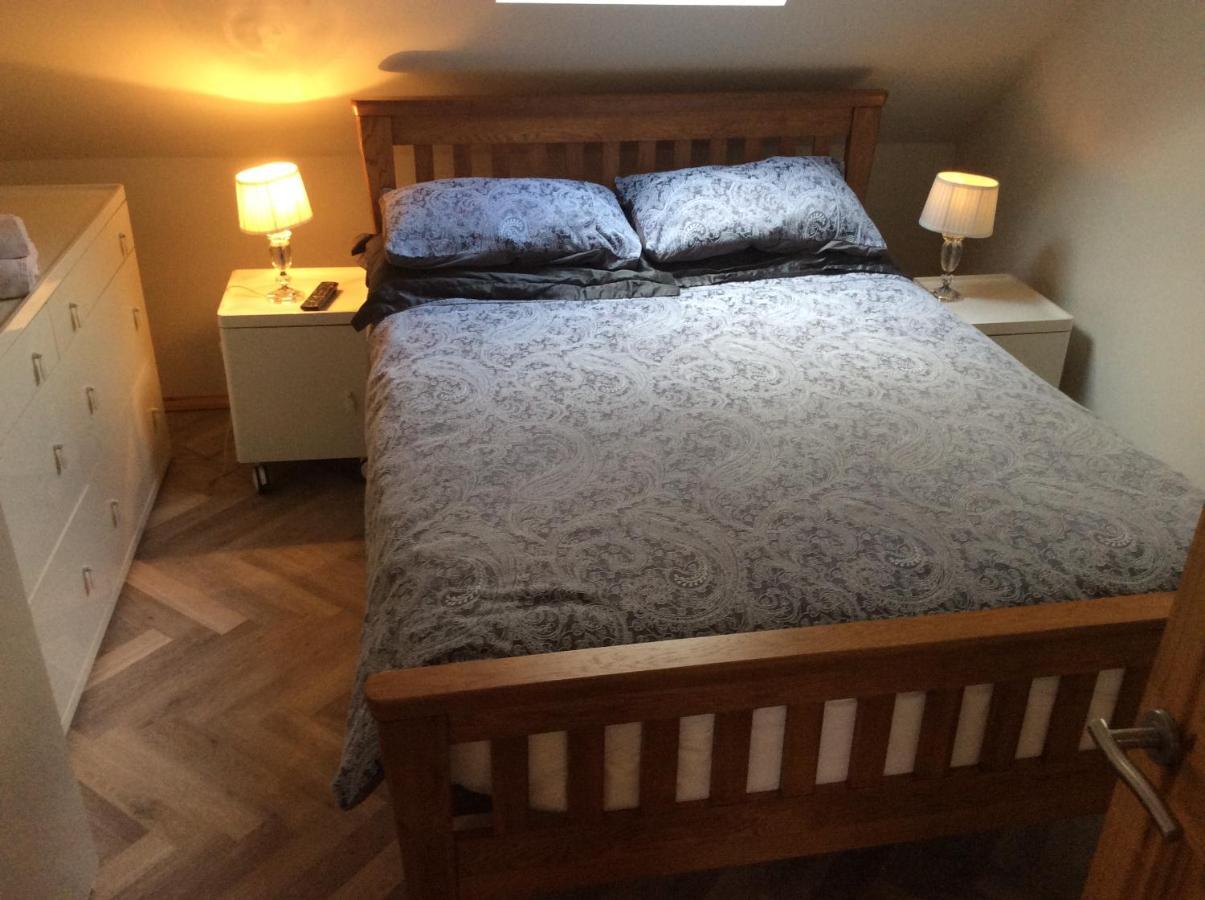 2 Bedroom Furnished Apartment In A Rural Position Stone  Dış mekan fotoğraf