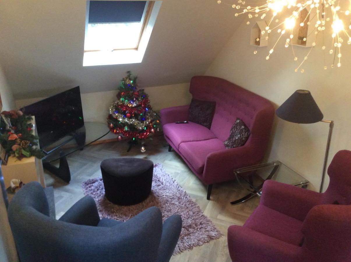 2 Bedroom Furnished Apartment In A Rural Position Stone  Dış mekan fotoğraf