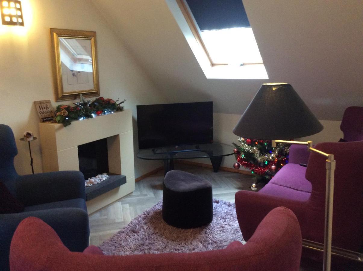 2 Bedroom Furnished Apartment In A Rural Position Stone  Dış mekan fotoğraf